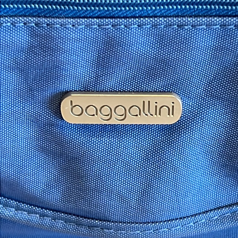 Baggallini The Windfall Collection Crossbody/Belt… - image 3